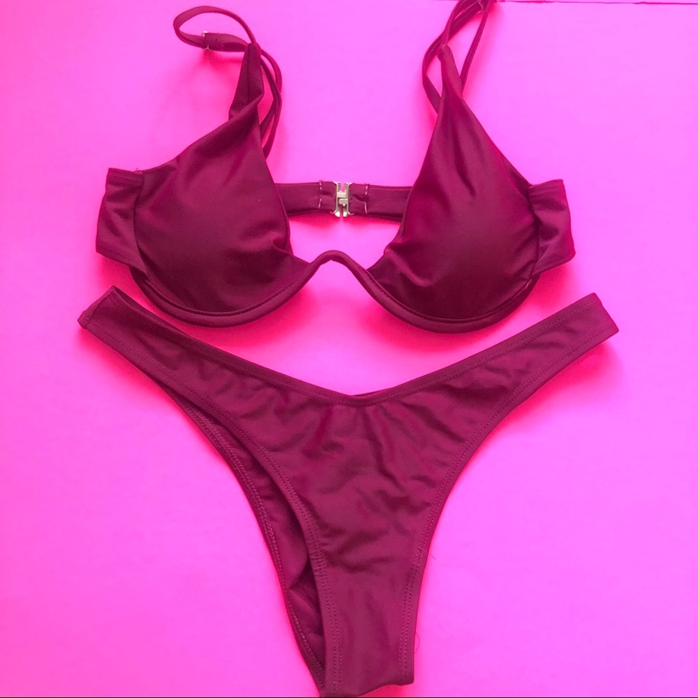 Bikini Set - Picture 2 of 3